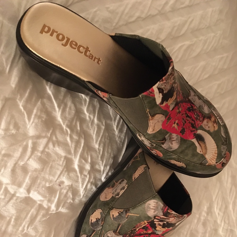 Shoe